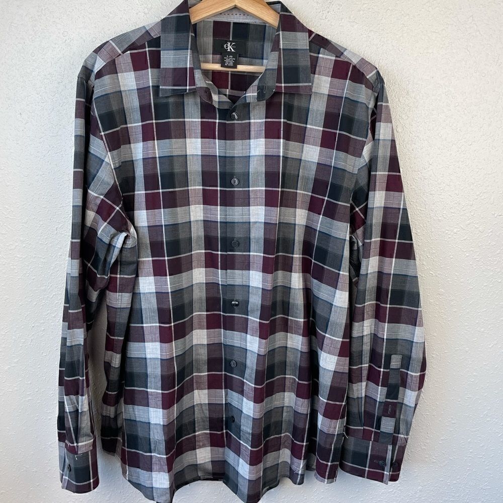 Calvin Klein Long Sleeve Button Down Shirt EUC